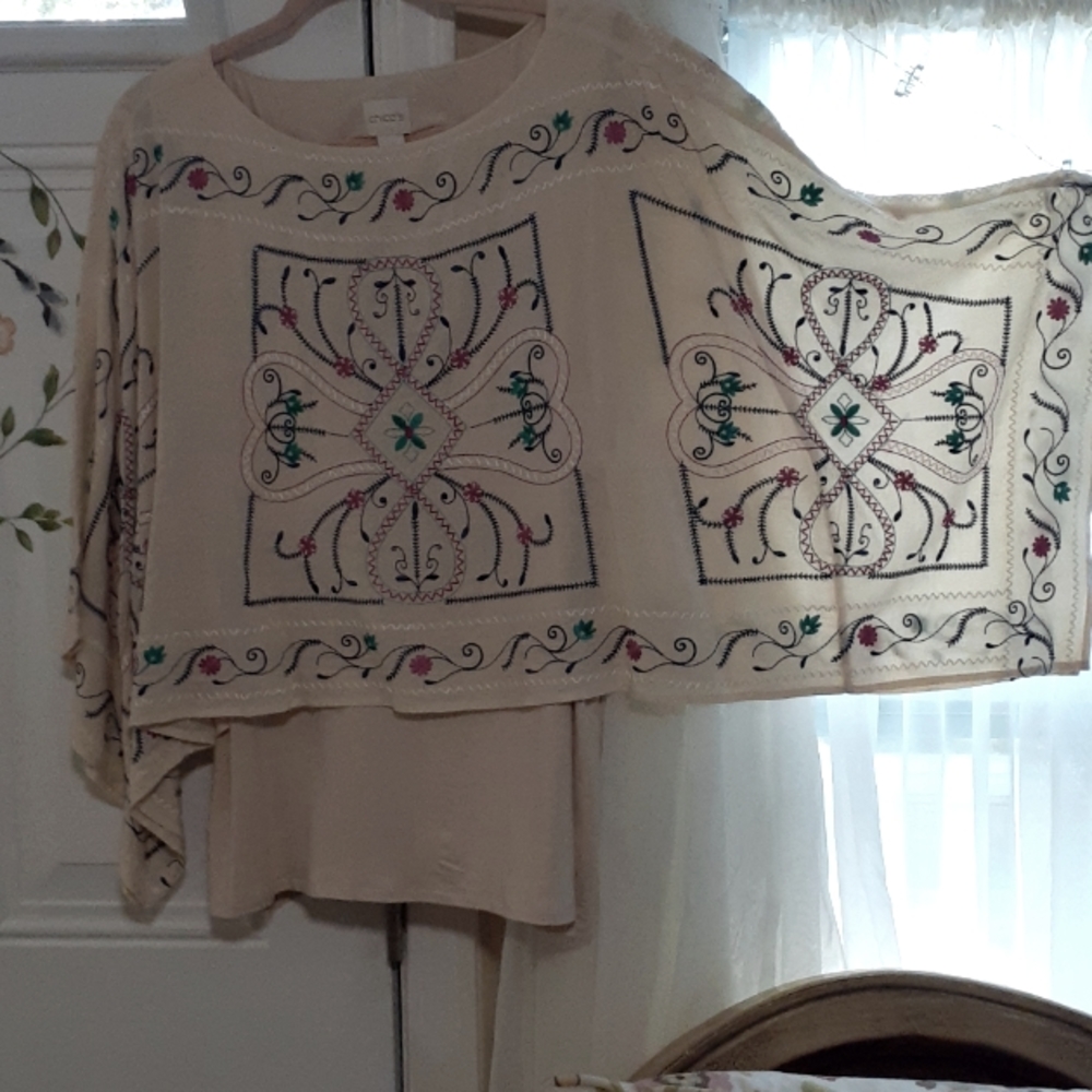EXQUISITE CHICO'S TOP SIZE 3